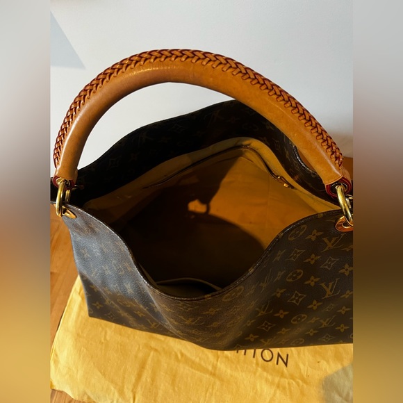 Louis Vuitton Artsy MM - Picture 7 of 13